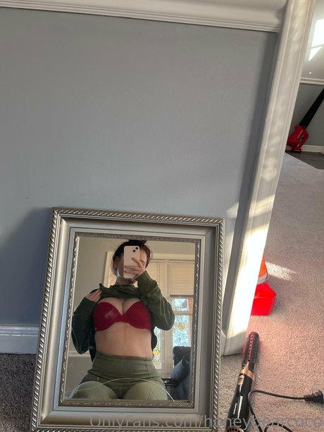 Nahá fotka uniklých OnlyFans od Sweetcocolol