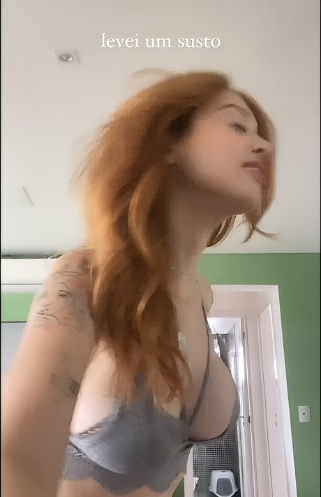 Foto di nudo di fuga di OnlyFans di Ananda Morais