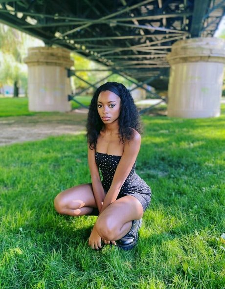 Foto di nudo di fuga di OnlyFans di Bustyxl