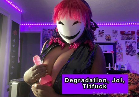 Foto di nudo di fuga di OnlyFans di Emomask