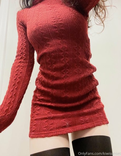 Alasti lekkinud OnlyFans-i pilt Kiwisunset