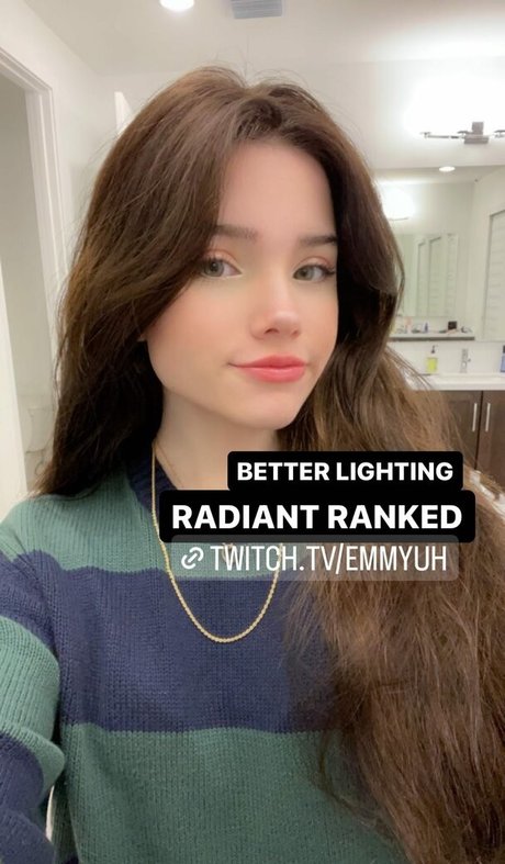 Naken lekkede OnlyFans-bilde av Emmyuh