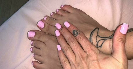 Naakte gelekte OnlyFans-foto van Laurakozlovvfree