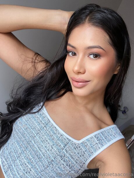 Alasti lekkinud OnlyFans-i pilt Realvioletaacosta