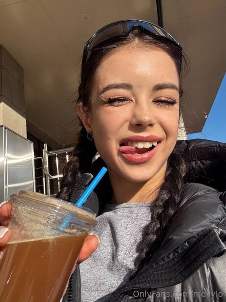 Foto di nudo di fuga di OnlyFans di Mollylo