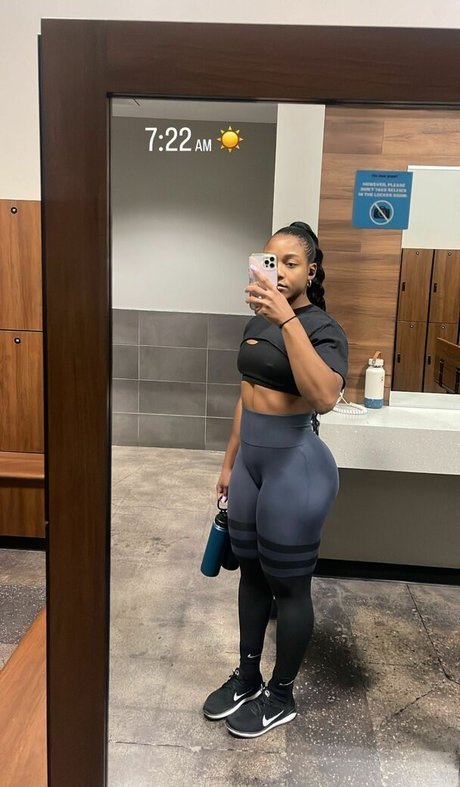 Nahá fotka uniklých OnlyFans od Aaaaayevuh