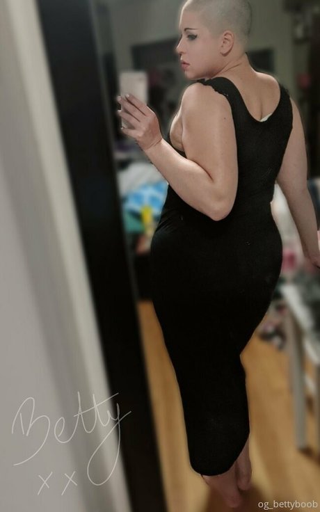 Naken lekkede OnlyFans-bilde av Ogbettyboobfree