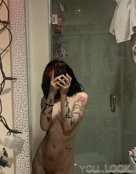 Naken lekkede OnlyFans-bilde av Ilovelilsaku