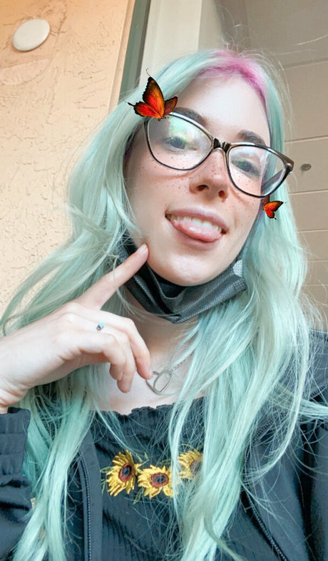 Naken lekkede OnlyFans-bilde av Morganlefoy