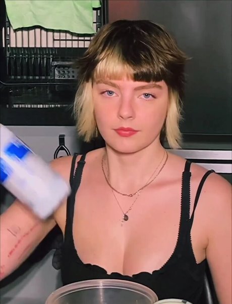 Naken läckt OnlyFans-bild av Triz