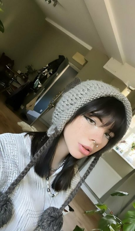 Alasti lekkinud OnlyFans-i pilt Zee Hell