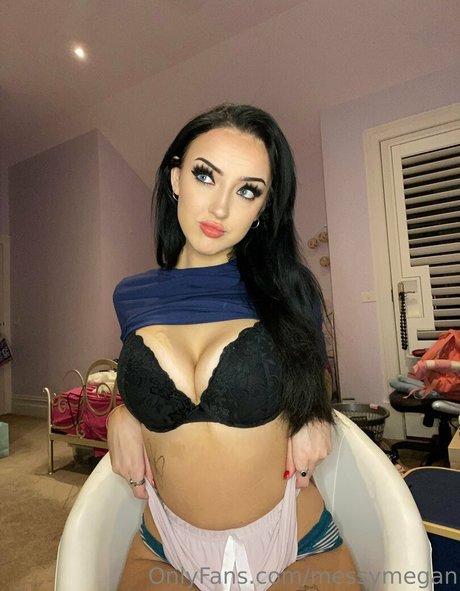 Foto di nudo di fuga di OnlyFans di Messymegan