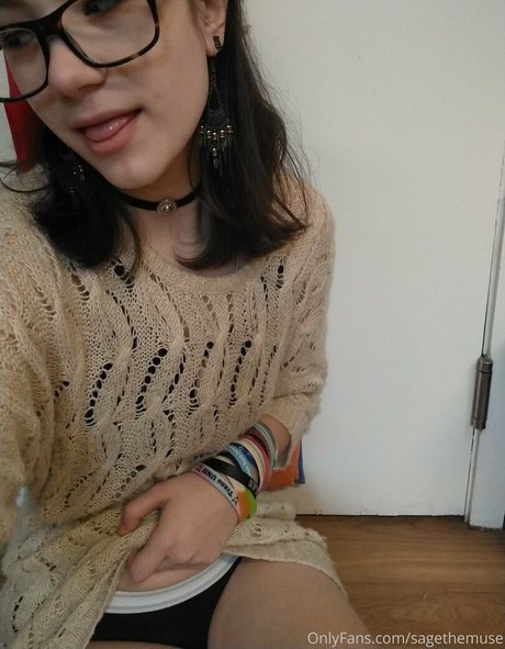 Nahá fotka uniklých OnlyFans od Sagethemuse