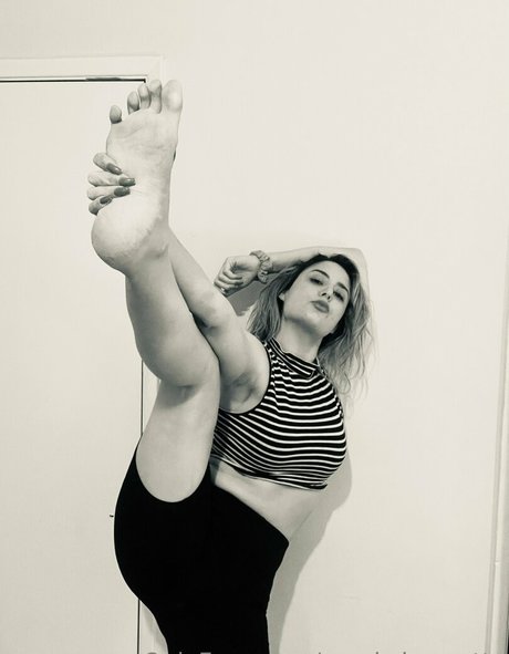 OnlyFans-model Snarkybrunette