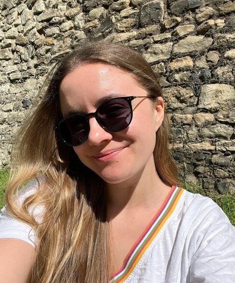 Naken lekkede OnlyFans-bilde av Adventures And Naps