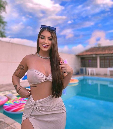 Naakte gelekte OnlyFans-foto van Paola Sabadin