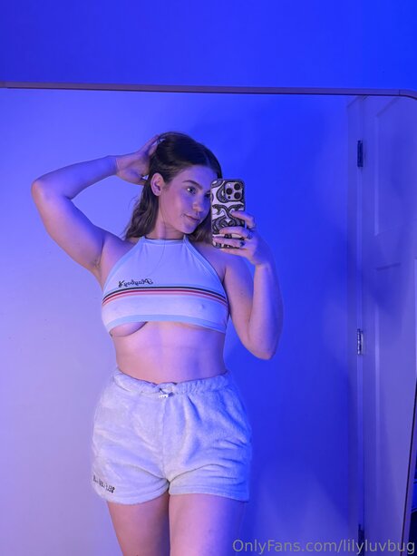 Alasti lekkinud OnlyFans-i pilt Lilyluvbug