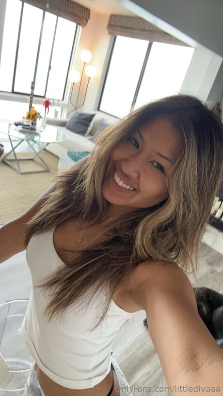 Nahá fotka uniklých OnlyFans od Littledivaaa