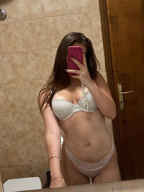 Foto desnuda filtrada de OnlyFans de Ilysm Yeyy