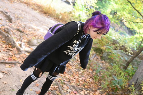 Alasti lekkinud OnlyFans-i pilt Witchkinks