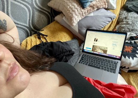 Bella Gold naked leaks OnlyFans pic