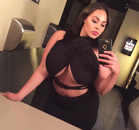 Photo nue de fuite OnlyFans de Qweeniesw0rld