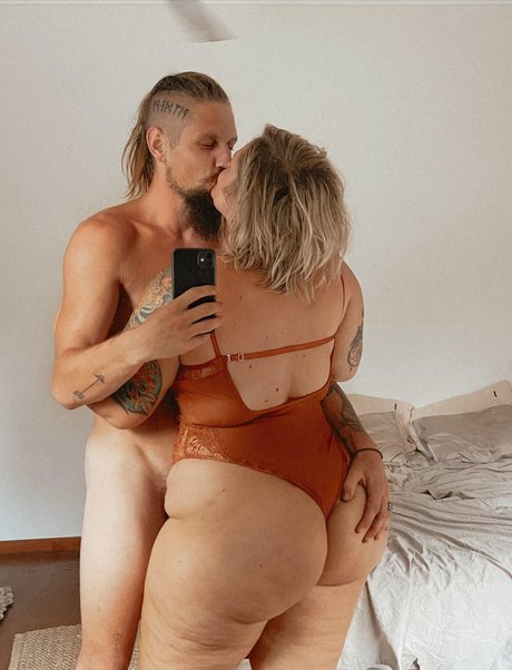 Nahá fotka uniklých OnlyFans od Tallulah Moon