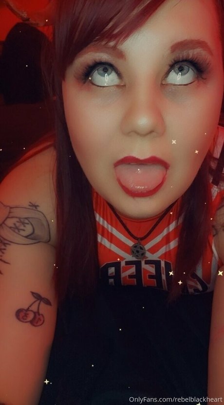 Alasti lekkinud OnlyFans-i pilt Rebelblackheart