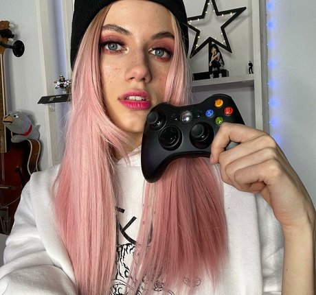 Naken läckt OnlyFans-bild av Ypryamkova