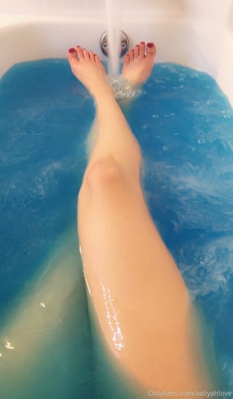 Nacktes geleaktes OnlyFans-Foto von Aaliyahlove