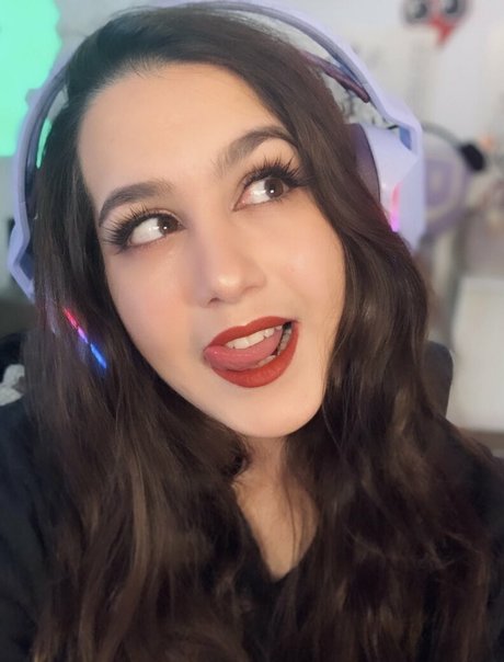 Alasti lekkinud OnlyFans-i pilt Viotcz