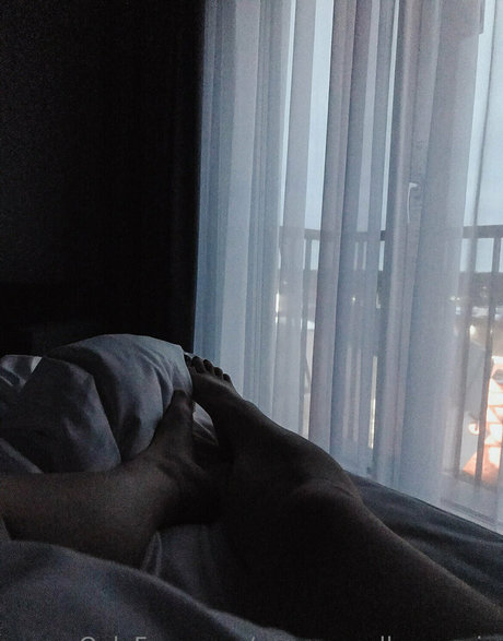 Naken lekkede OnlyFans-bilde av Youmaycallmeannie