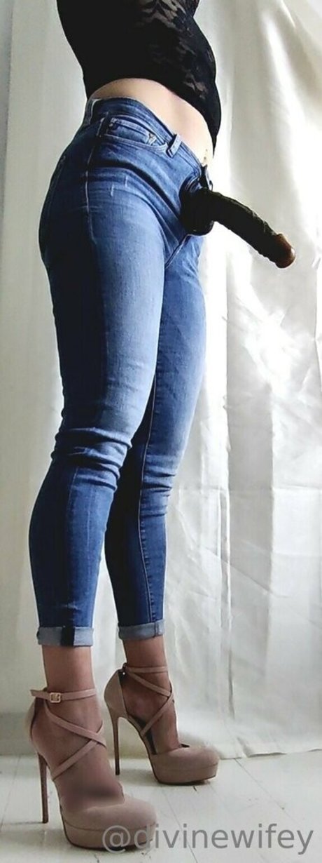 OnlyFans-model Divinewifeyfree