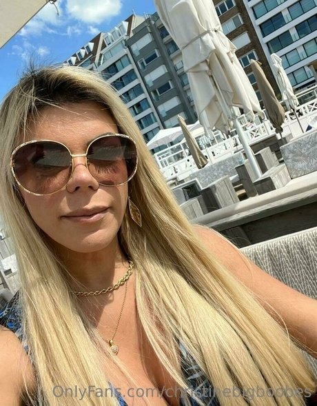 Nacktes geleaktes OnlyFans-Foto von Christinebigboobes