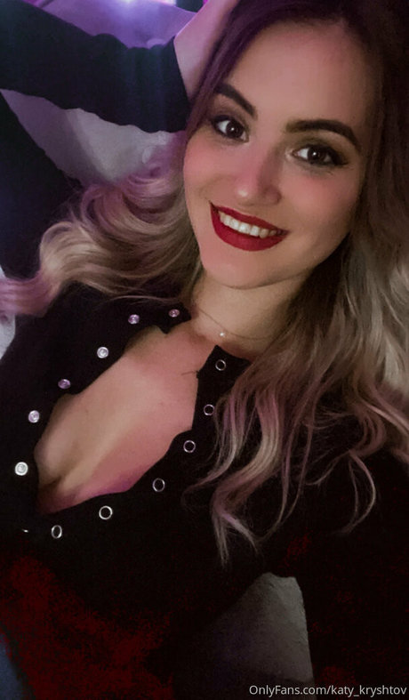 Alasti lekkinud OnlyFans-i pilt Katykryshtov