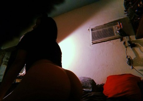 Nacktes geleaktes OnlyFans-Foto von Estefyd