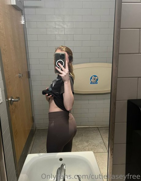 Nahá fotka uniklých OnlyFans od Cutiekaseyfree