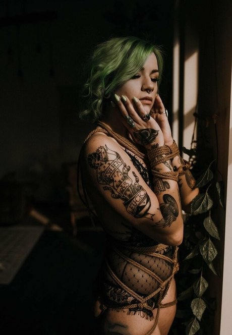 Akatsukishibari naked leaks OnlyFans pic