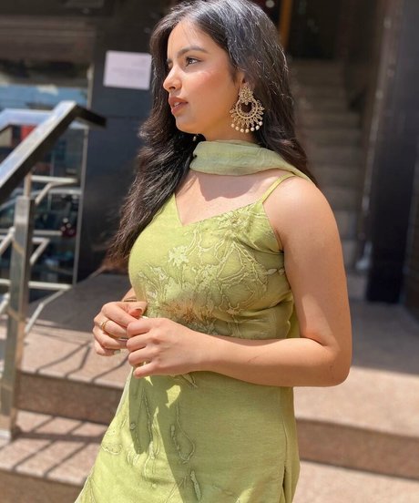 Alasti lekkinud OnlyFans-i pilt Aarushi Abrol