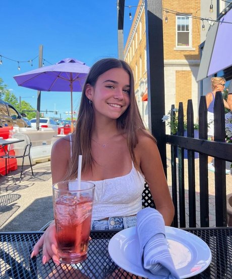 Alasti lekkinud OnlyFans-i pilt Katie Gilmore