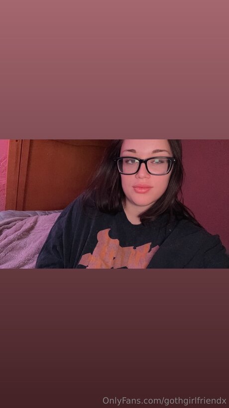 Nacktes geleaktes OnlyFans-Foto von Gothgirlfriendx