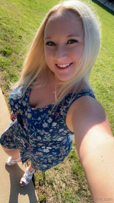 Alasti lekkinud OnlyFans-i pilt Bouncybritney1