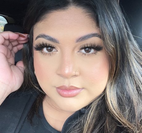 Naken läckt OnlyFans-bild av Lucia Yanez