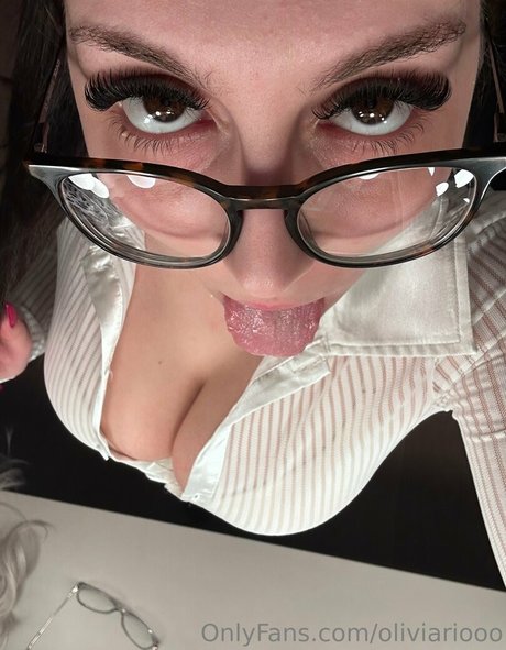 Naakte gelekte OnlyFans-foto van Oliviariooo