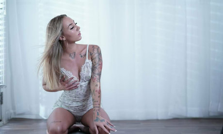 Sarahnell OnlyFansリークヌード写真