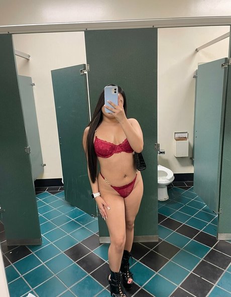 Foto di nudo di fuga di OnlyFans di Babyaly21