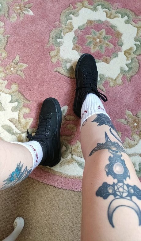 Naken läckt OnlyFans-bild av Missdellavigne