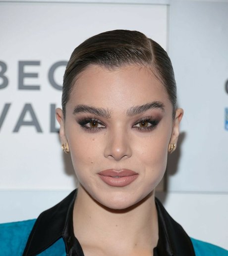 Alasti lekkinud OnlyFans-i pilt Hailee Steinfeld
