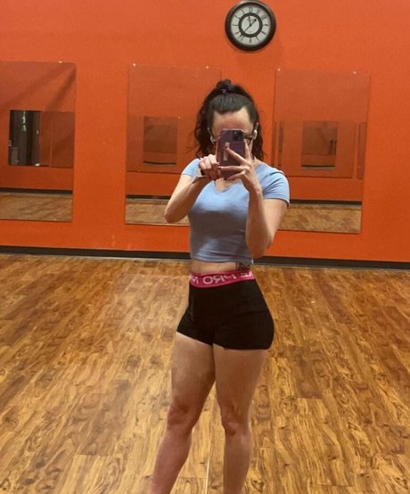 Nahá fotka uniklých OnlyFans od Musclemommy002