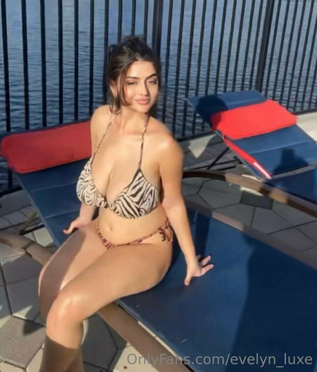 Nacktes geleaktes OnlyFans-Foto von Evelynluxe